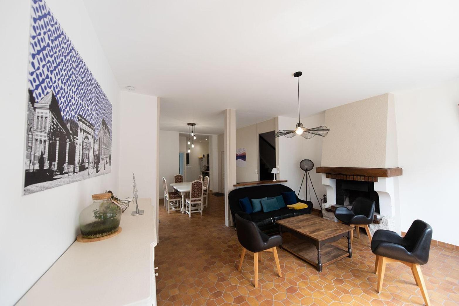 Le Cateau-Cambresis Logis - Hostellerie & Restaurant Du Marche מראה חיצוני תמונה