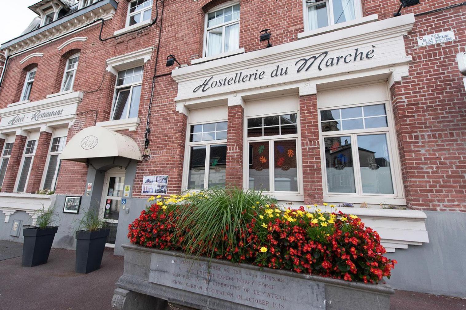 Le Cateau-Cambresis Logis - Hostellerie & Restaurant Du Marche מראה חיצוני תמונה