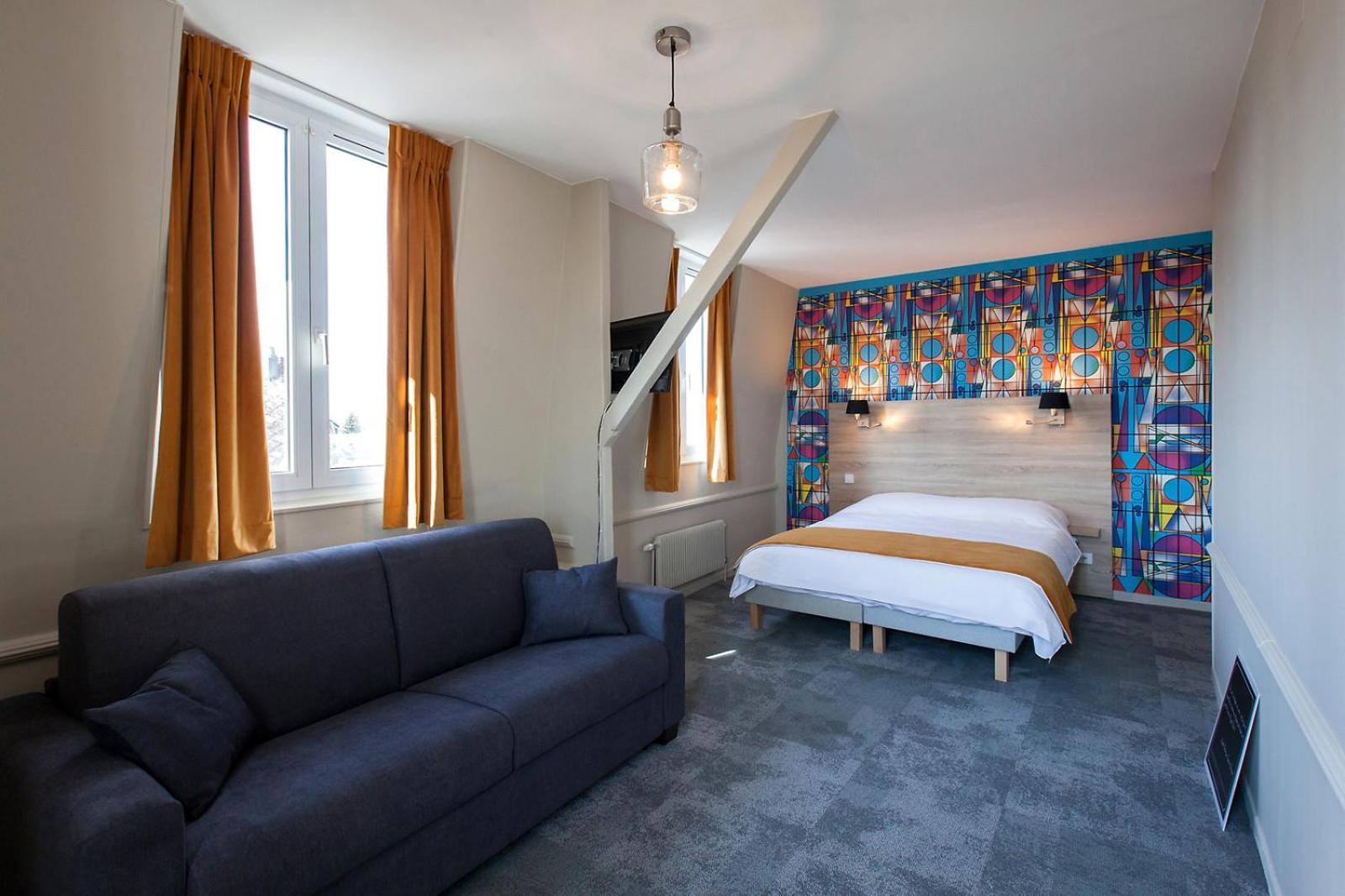 Le Cateau-Cambresis Logis - Hostellerie & Restaurant Du Marche מראה חיצוני תמונה
